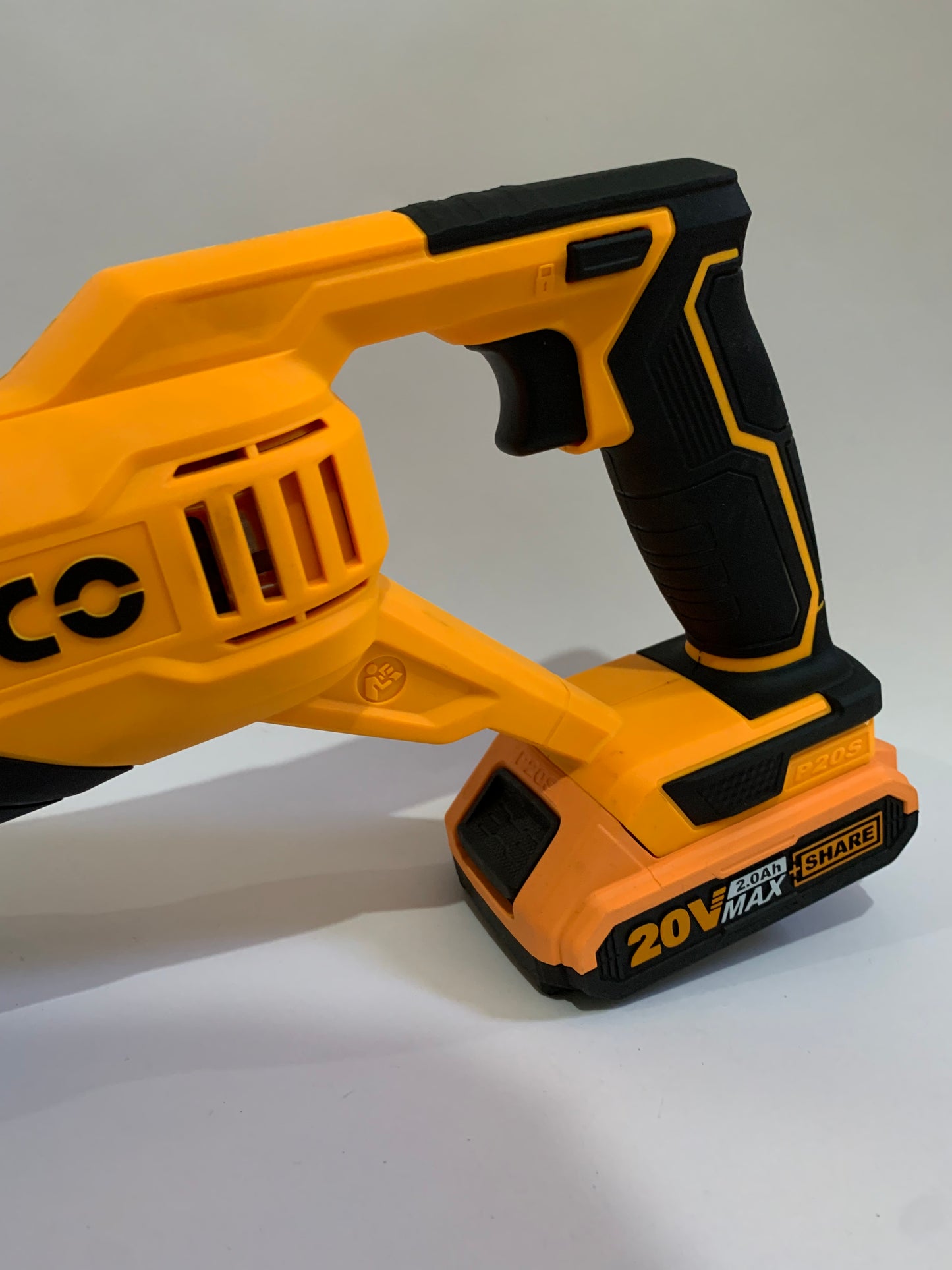 Sierra Sable Inálambrico (saw saw) marca Ingco